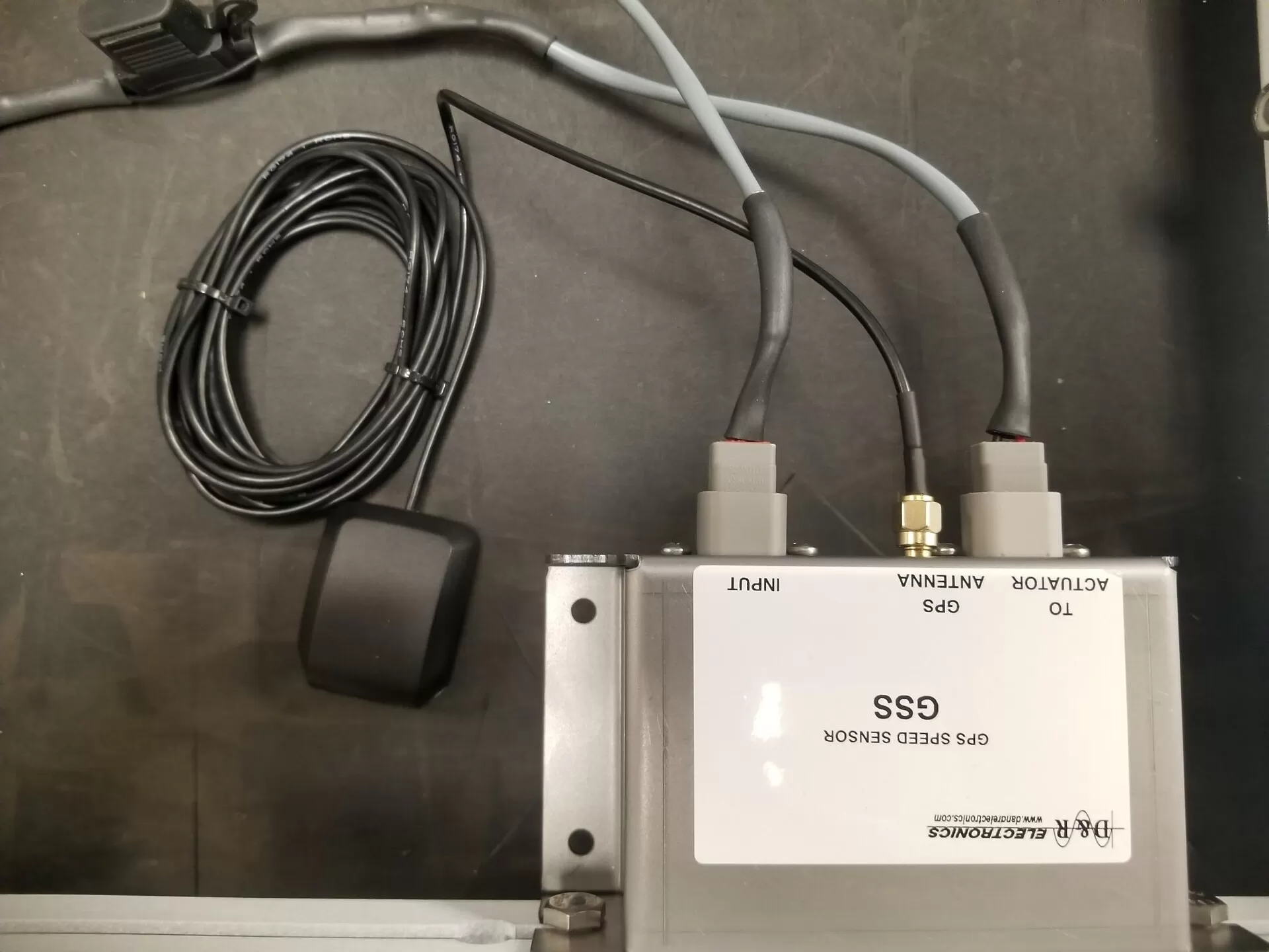 GPS Antenna for roof mounting - D and R Electronics